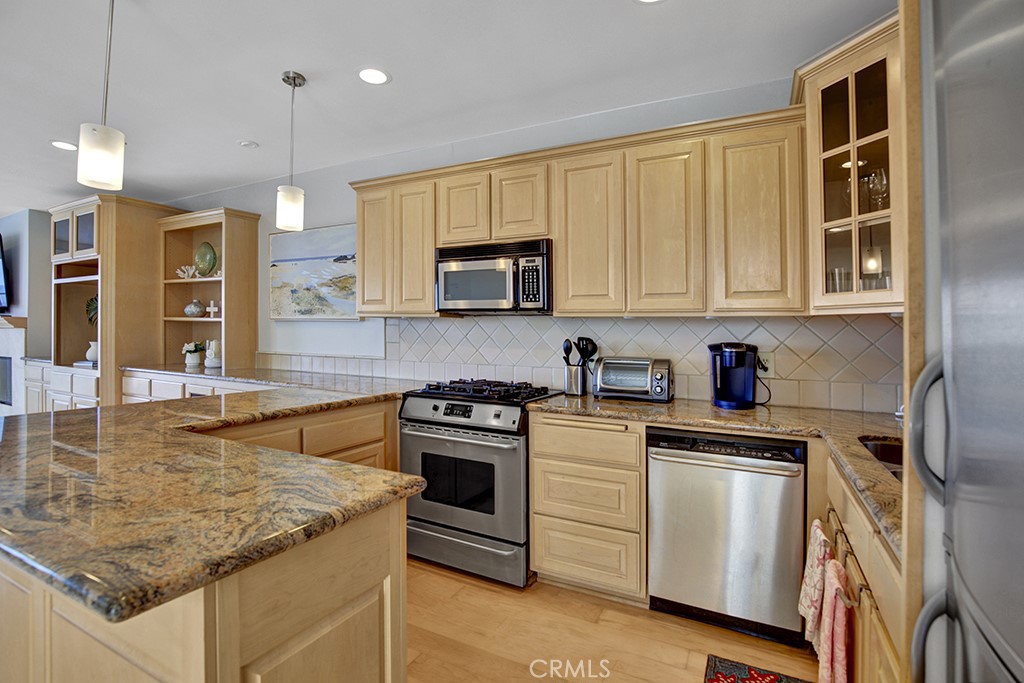 708 Cliff Drive, Laguna Beach CA 92651 - photo 18