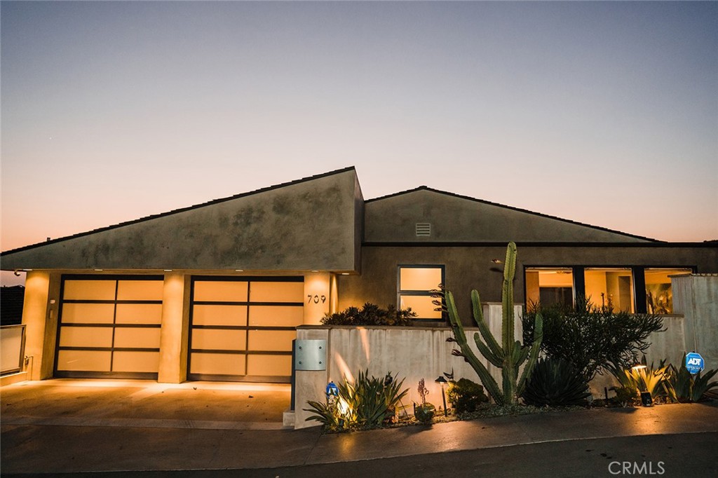 709 Canyon View Drive, Laguna Beach CA 92651 - photo 1