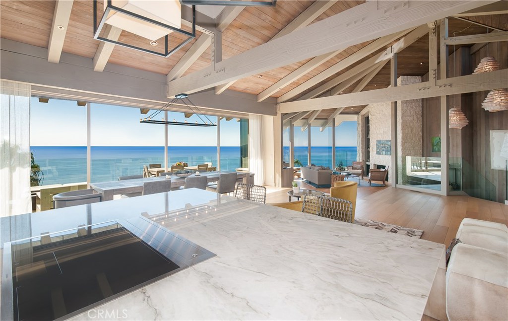 709 Kendall Drive, Laguna Beach CA 92651 - photo 1