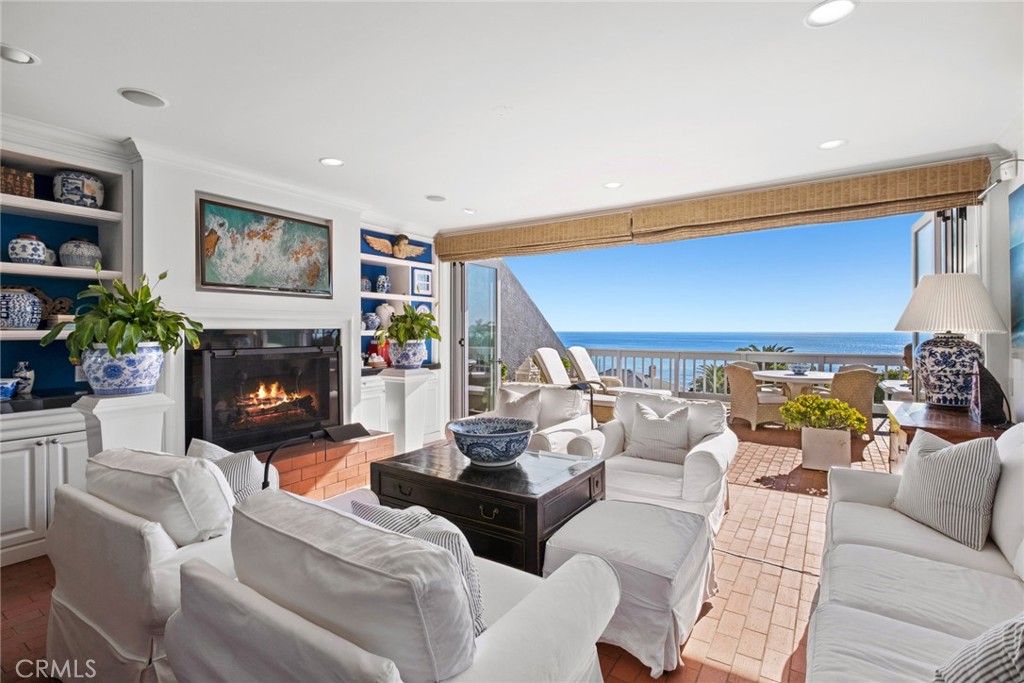 Experience ultimate luxury in this stunning, single-level coastal home with mesmerizing ocean views and breathtaking pan - 712 Cliff Dr, Laguna Beach CA 92651 - photo 1