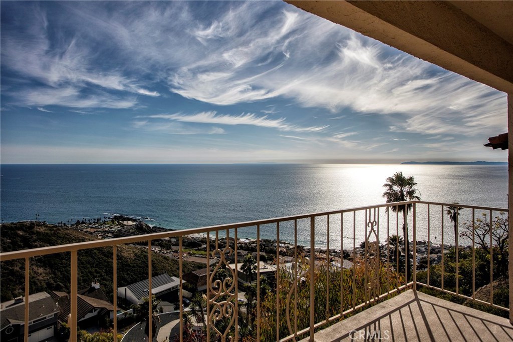 727 Kendall Drive, Laguna Beach CA 92651 - photo 1