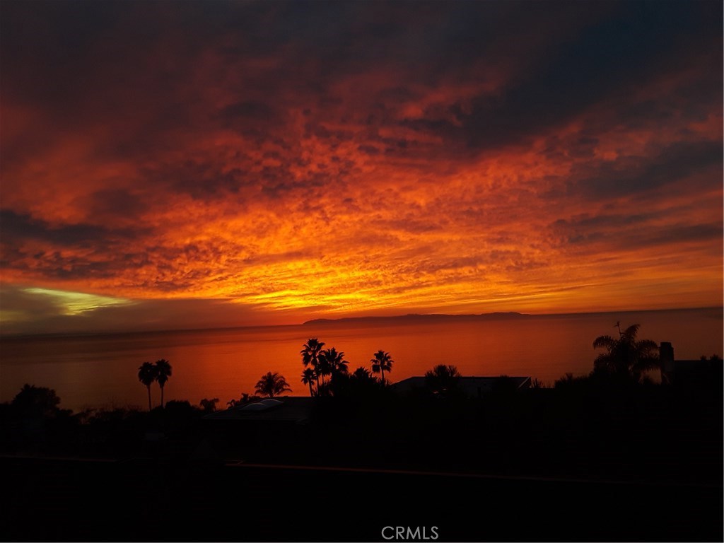Enjoy sunset at the coast line while sitting in your living room - 737 Balboa Avenue, Laguna Beach CA 92651 - photo 1