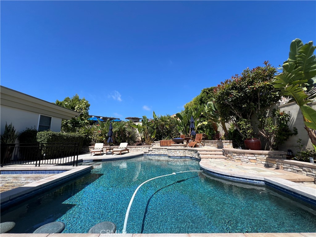 Room for all family and friends here. - 750 Bolsana Drive, Laguna Beach CA 92651 - photo 6
