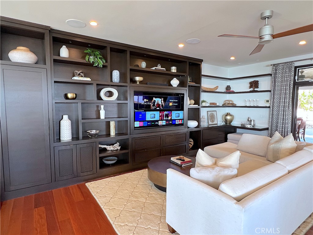 Large screen smart TV in family room - 750 Bolsana Drive, Laguna Beach CA 92651 - photo 23
