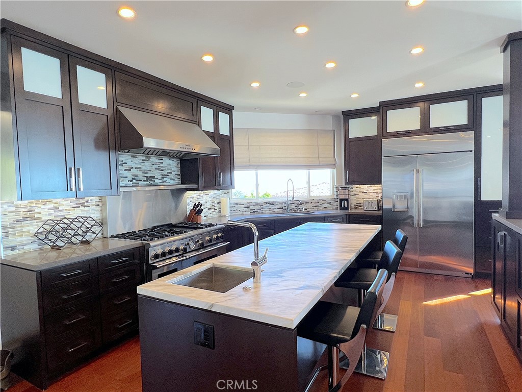 Separate secondary sink in the island. - 750 Bolsana Drive, Laguna Beach CA 92651 - photo 29