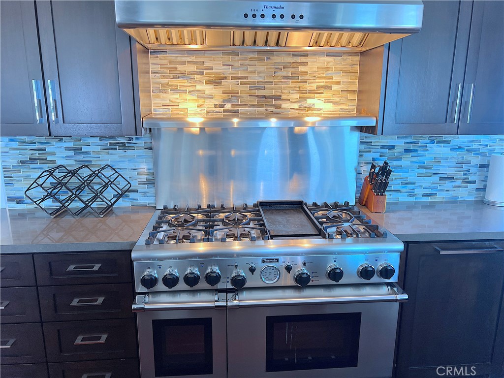 6 burner gas stove with vented exhaust fan. - 750 Bolsana Drive, Laguna Beach CA 92651 - photo 30
