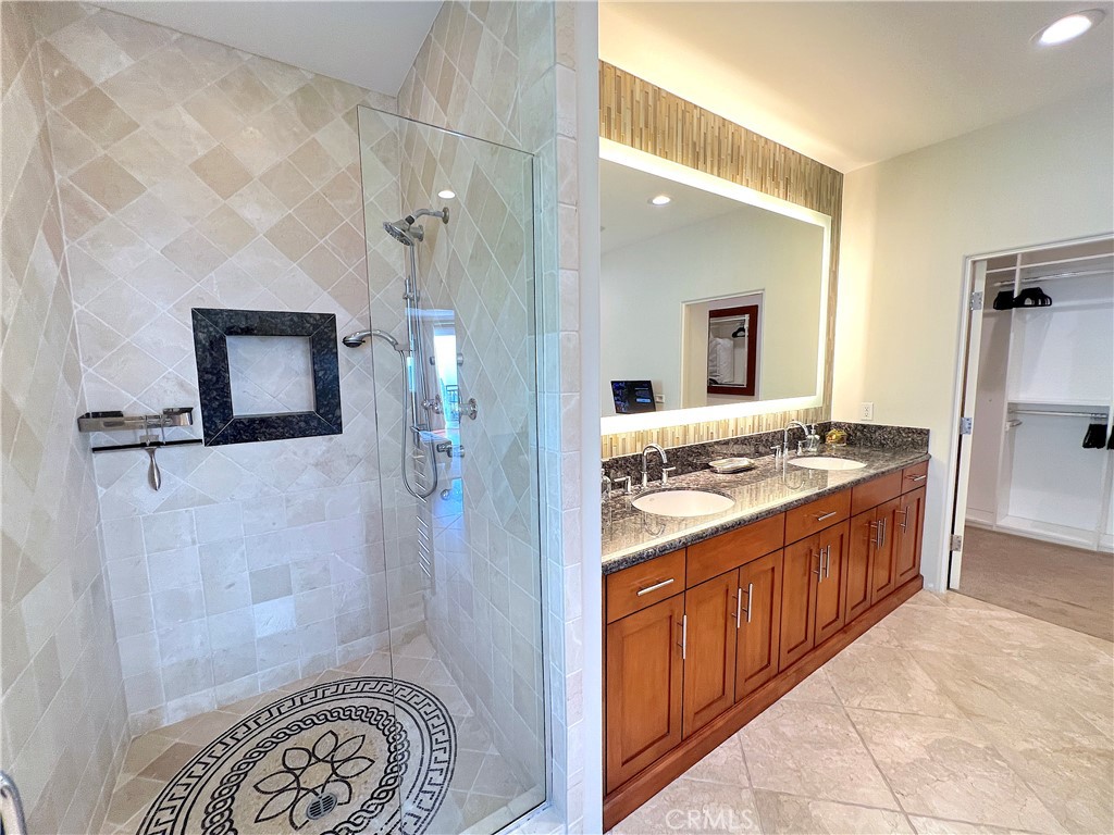 Large walk-in shower - 750 Bolsana Drive, Laguna Beach CA 92651 - photo 35