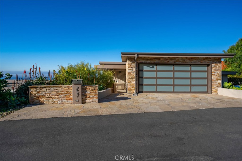 757 Coast View Drive, Laguna Beach CA 92651 - photo 1