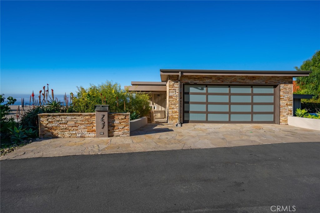 757 Coast View Drive, Laguna Beach CA 92651 - photo 1