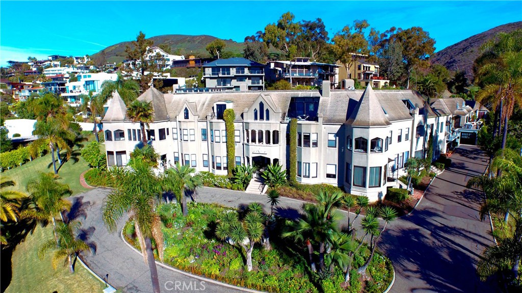 770 Hillcrest Drive 16, Laguna Beach CA 92651 - photo 1