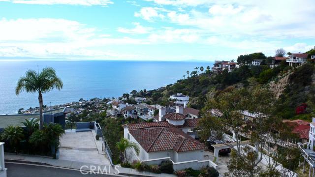 Big Expansive views from the deck on this gorgeous spacious home. That's Catalina Island on the left and Palos Verde Pen - 784 Nyes Place, Laguna Beach CA 92651 - photo 1