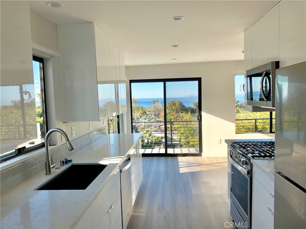 785 Wendt Terrace, Laguna Beach CA 92651 - photo 1