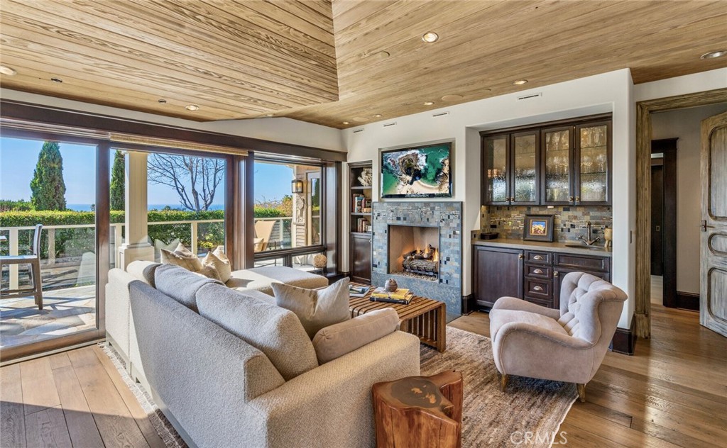 Great room design, beautiful use of textures throughout. - 8 N Encino, Laguna Beach CA 92651 - photo 1