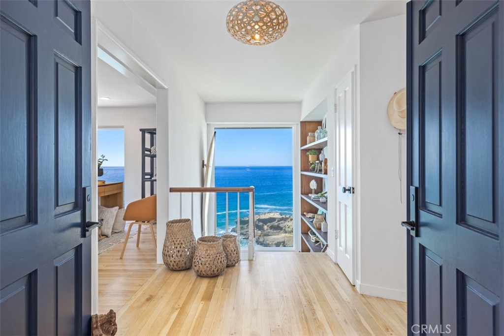 Dramatic entry - 8 N La Senda Drive, Laguna Beach CA 92651 - photo 1