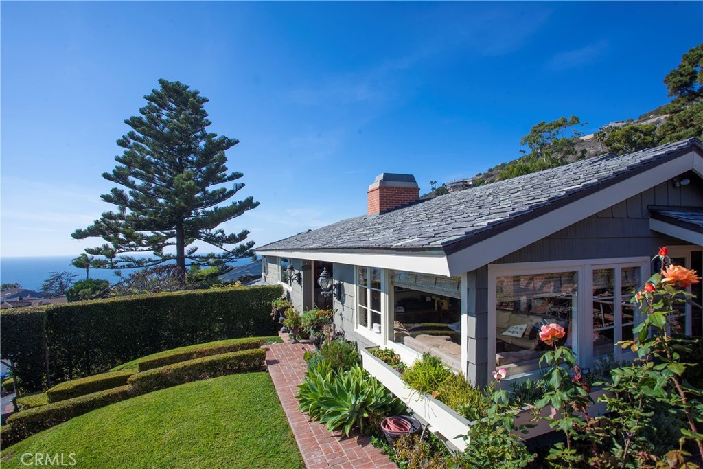 Welcome home to 8 Vista Del Sol in Three Arch Bay! - 8 Vista Del Sol, Laguna Beach CA 92651 - photo 1