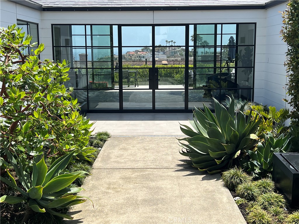 809 Emerald Bay, Laguna Beach CA 92651 - photo 2