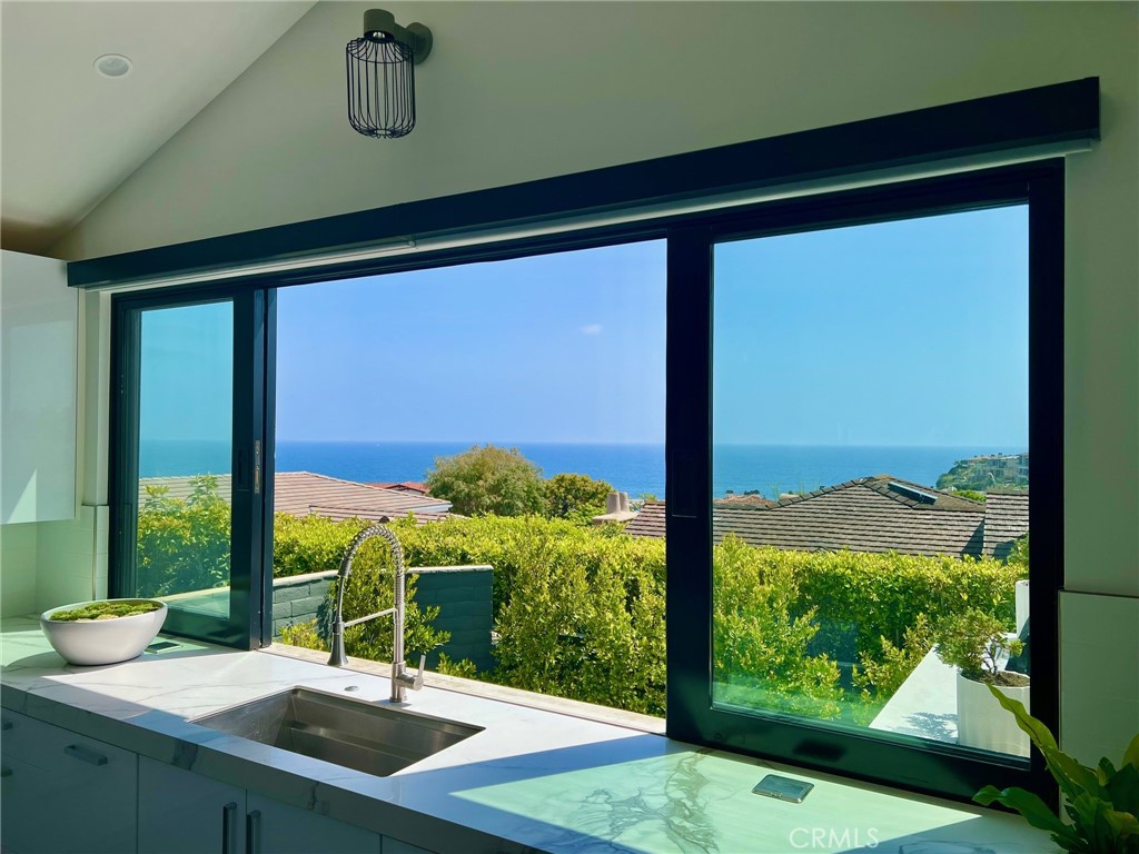 809 Emerald Bay, Laguna Beach CA 92651 - photo 5