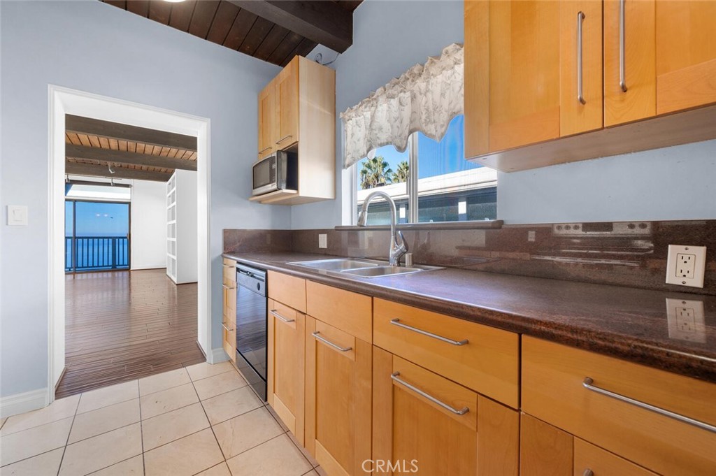 815 La Mirada Street, Laguna Beach CA 92651 - photo 18