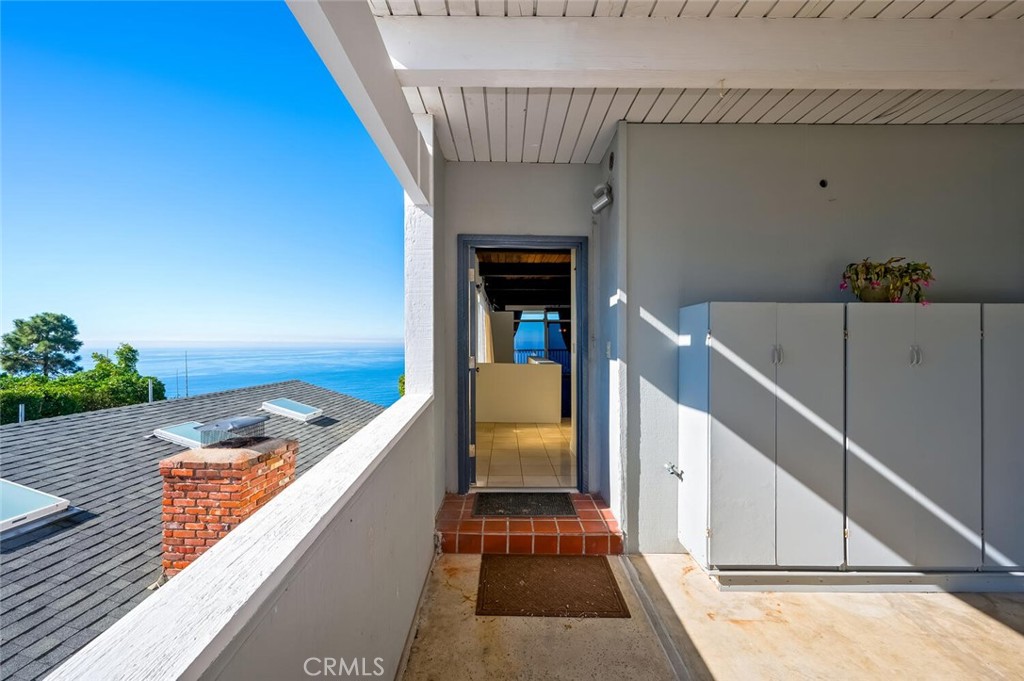Enter into the living space. - 815 La Mirada Street, Laguna Beach CA 92651 - photo 48