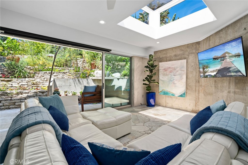 816 Manzanita Drive, Laguna Beach CA 92651 - photo 1