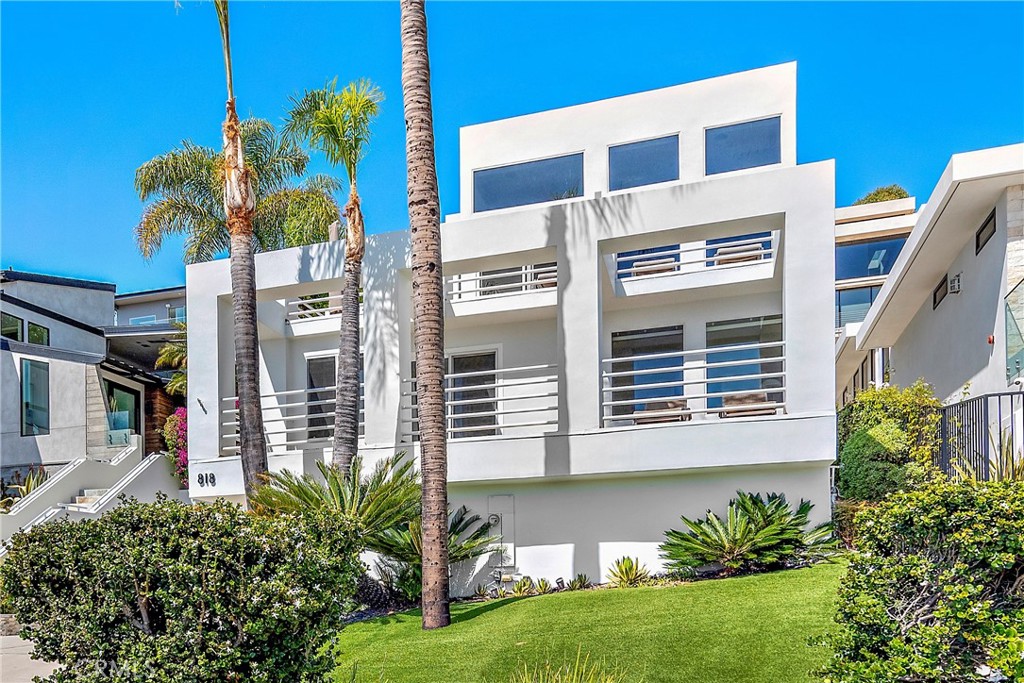 Street view - 818 Hillcrest Drive, Laguna Beach CA 92651 - photo 1
