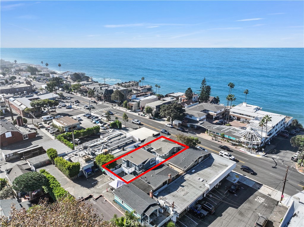 Unbeatable Location | Just one block to two beautiful beaches and steps from downtown Forest Avenue’s shops, restaurants - 826 S Coast B, Laguna Beach CA 92651 - photo 17