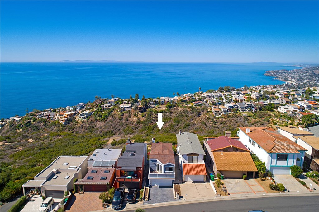 835 Quivera Street, Laguna Beach CA 92651 - photo 1