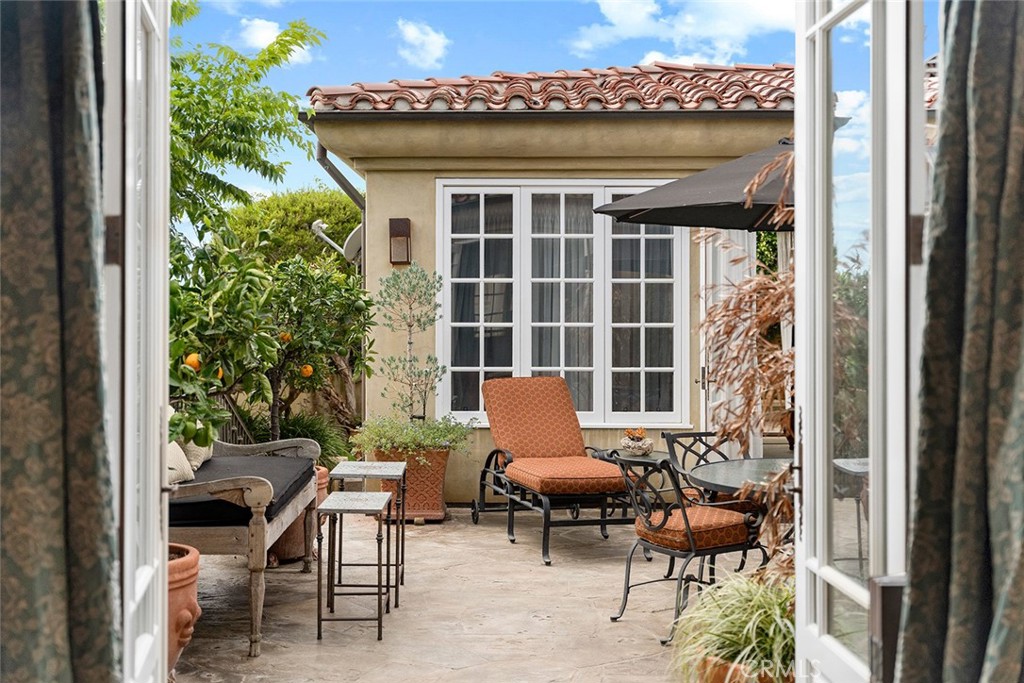839 Emerald Bay, Laguna Beach CA 92651 - photo 8
