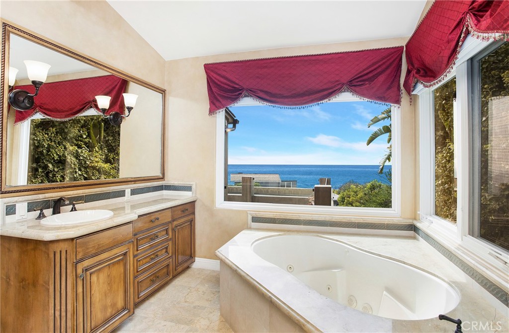840 Canyon View Drive, Laguna Beach CA 92651 - photo 20