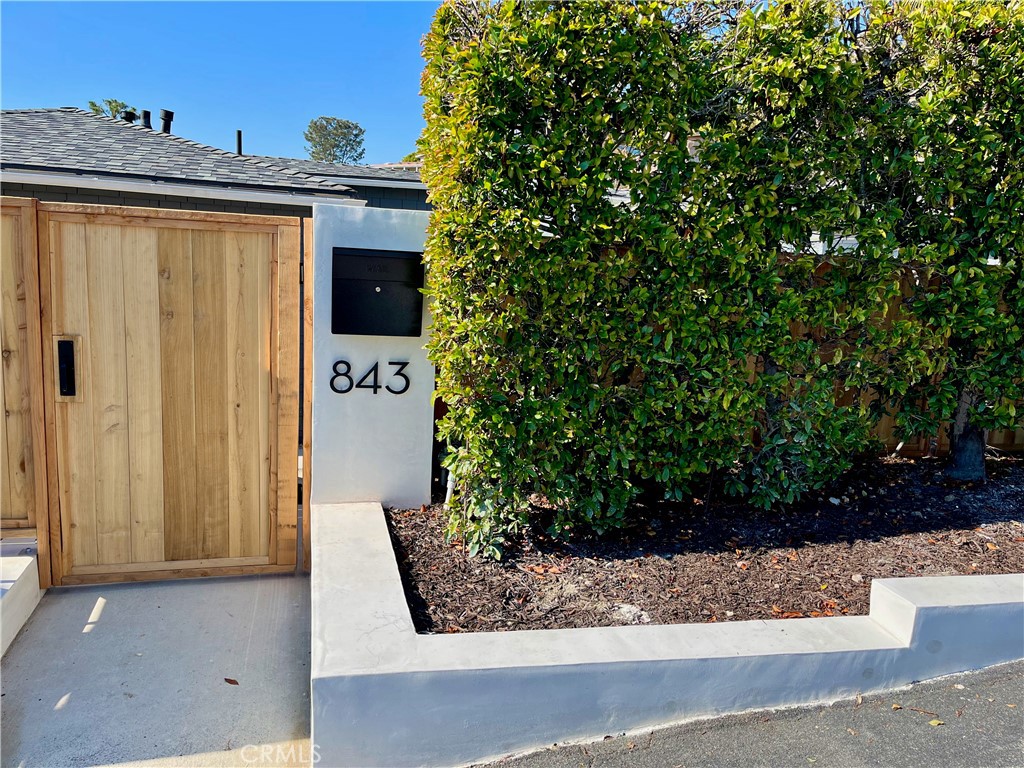843 La Vista Drive, Laguna Beach CA 92651 - photo 1