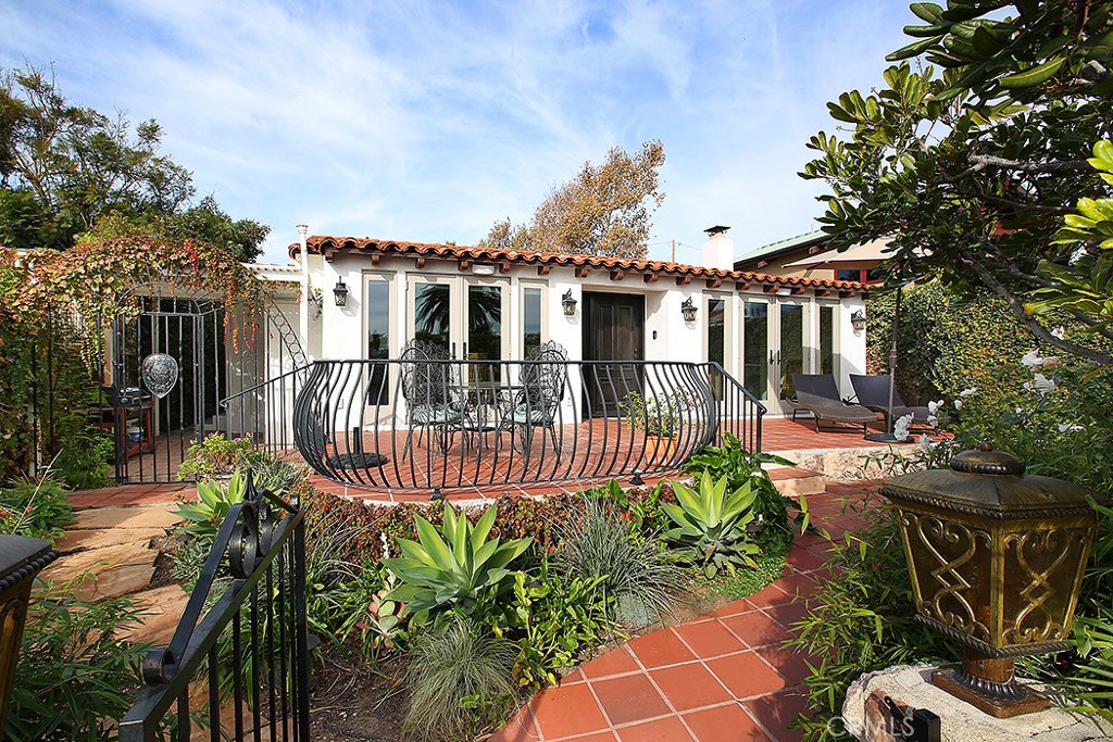 846 Cliff Drive, Laguna Beach CA 92651 - photo 1