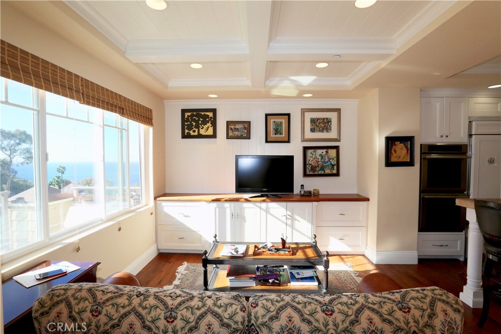 846 Diamond Street, Laguna Beach CA 92651 - photo 1