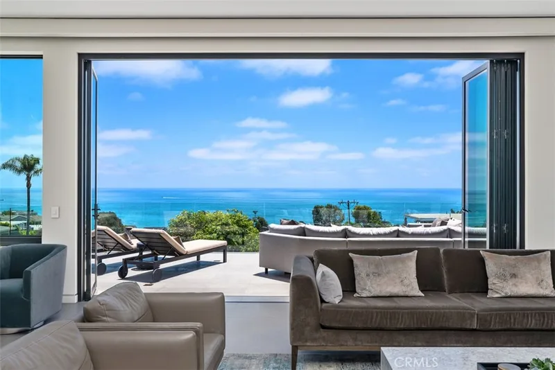 848 Hillcrest Drive, Laguna Beach