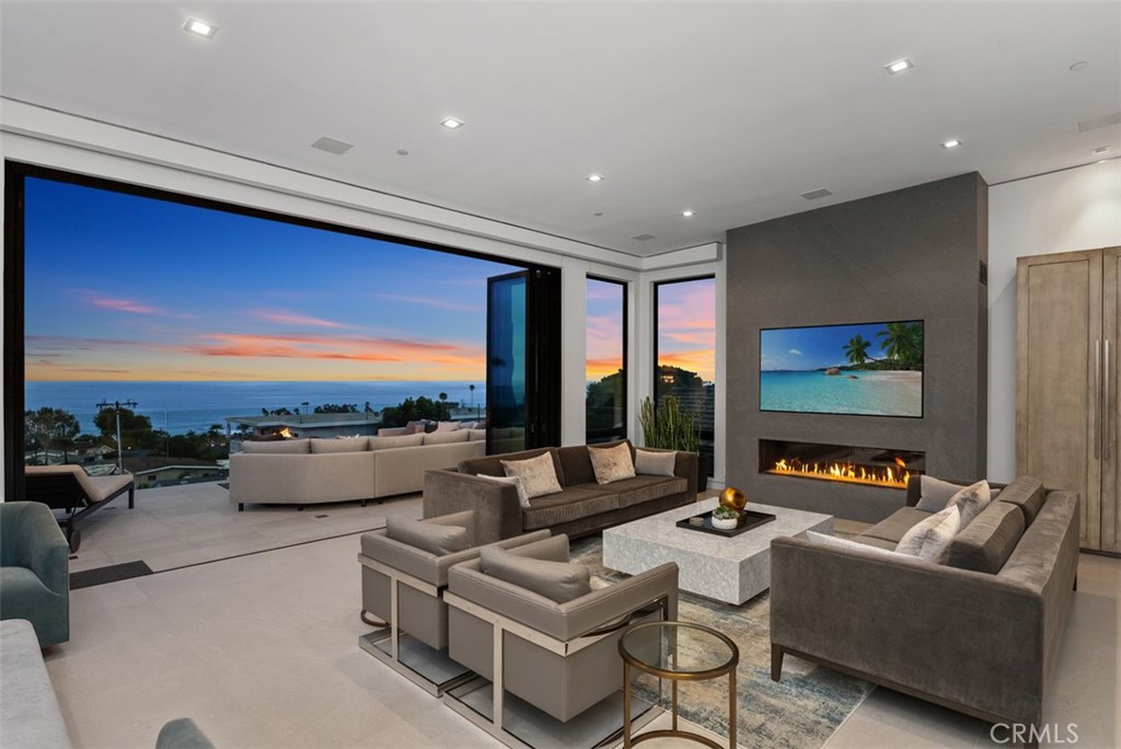 Photoshopped TV Image - 848 Hillcrest Drive, Laguna Beach CA 92651 - photo 3
