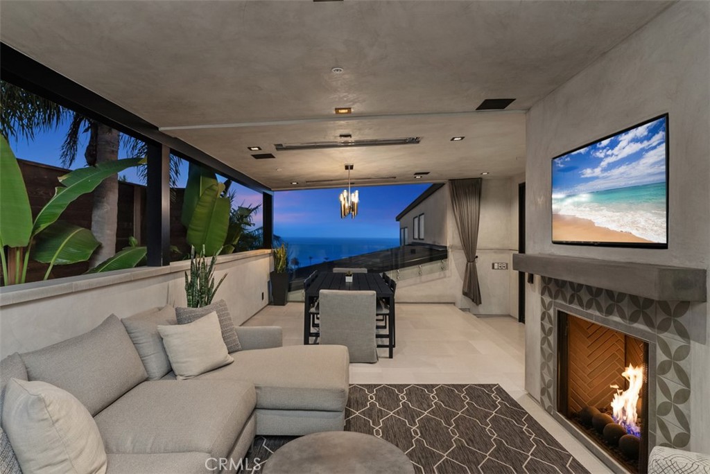 Photoshopped TV Image - 848 Hillcrest Drive, Laguna Beach CA 92651 - photo 6