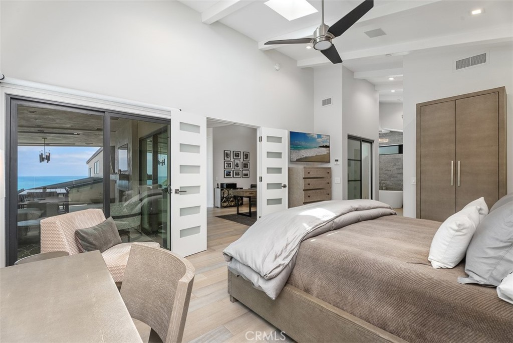 Photoshopped TV Image - 848 Hillcrest Drive, Laguna Beach CA 92651 - photo 27