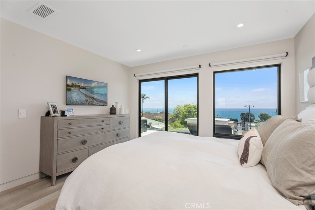Photoshopped TV Image - 848 Hillcrest Drive, Laguna Beach CA 92651 - photo 32