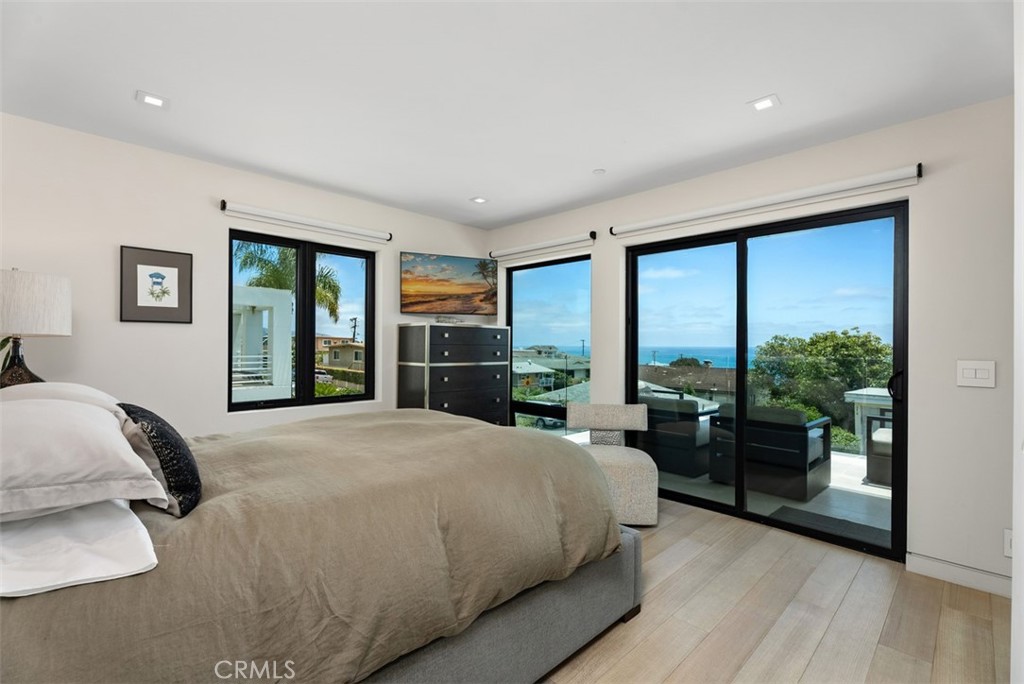 Photoshopped TV Image - 848 Hillcrest Drive, Laguna Beach CA 92651 - photo 35