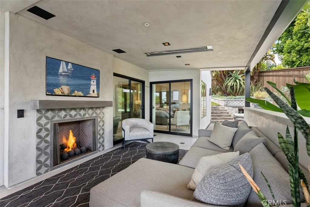 Photoshopped TV Image - 848 Hillcrest Drive, Laguna Beach CA 92651 - photo 38