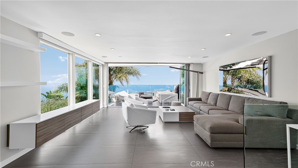 855 Santa Ana Street, Laguna Beach CA 92651 - photo 3