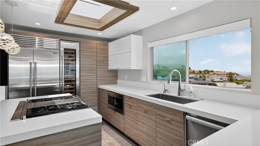 855 Santa Ana Street, Laguna Beach CA 92651 - photo 14
