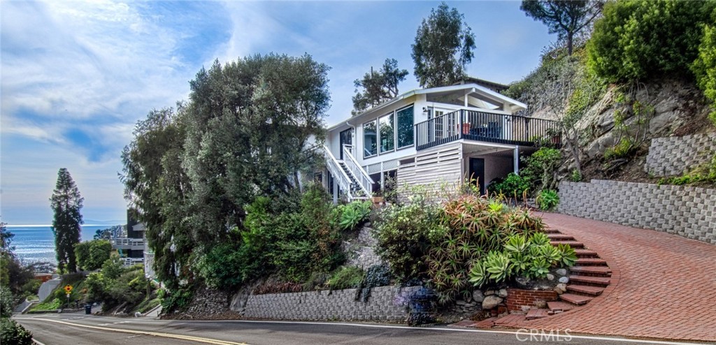 862 Summit Drive, Laguna Beach CA 92651 - photo 1