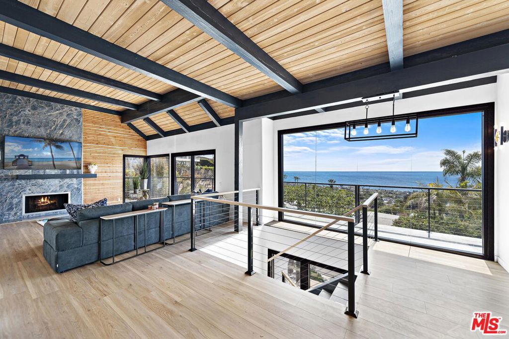 866 Coast View Drive, Laguna Beach CA 92651 - photo 1