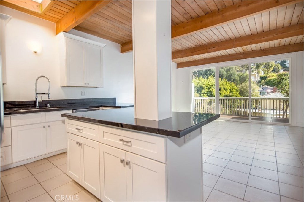 871 Park Avenue B, Laguna Beach CA 92651 - photo 1