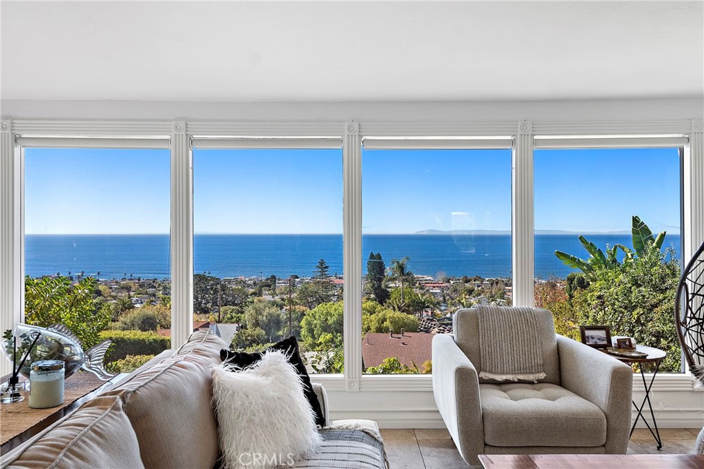 875 Coast View Drive, Laguna Beach CA 92651 - photo 2