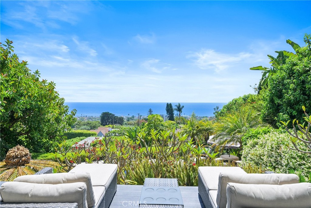 875 Coast View Drive, Laguna Beach CA 92651 - photo 5