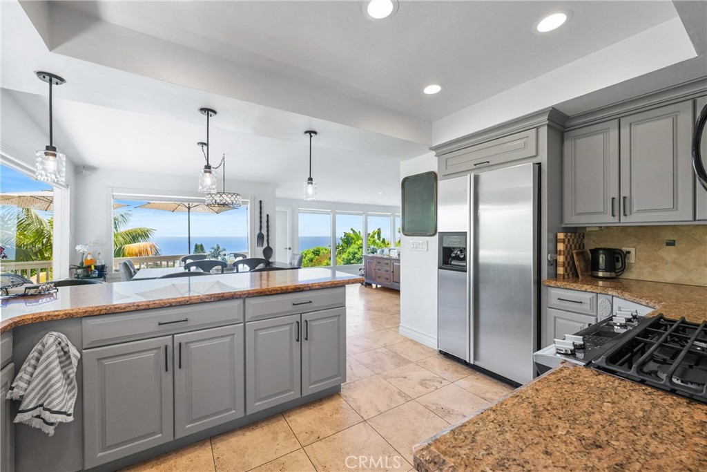 875 Coast View Drive, Laguna Beach CA 92651 - photo 6
