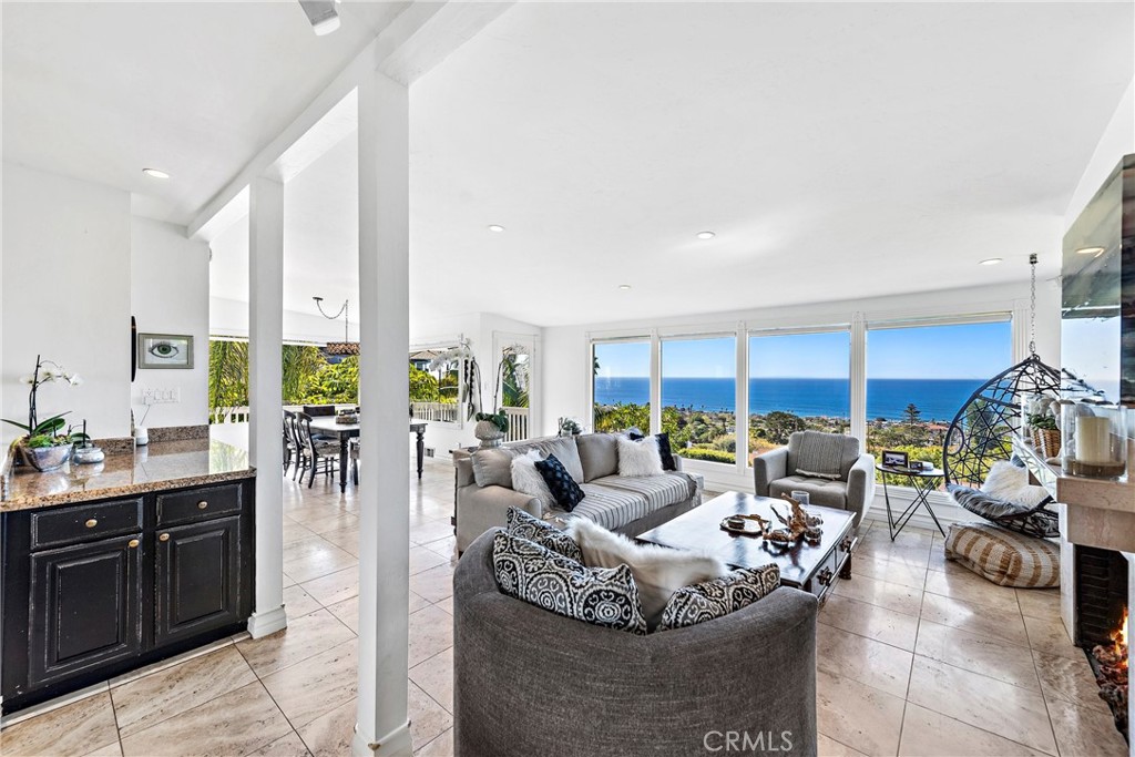 875 Coast View Drive, Laguna Beach CA 92651 - photo 9