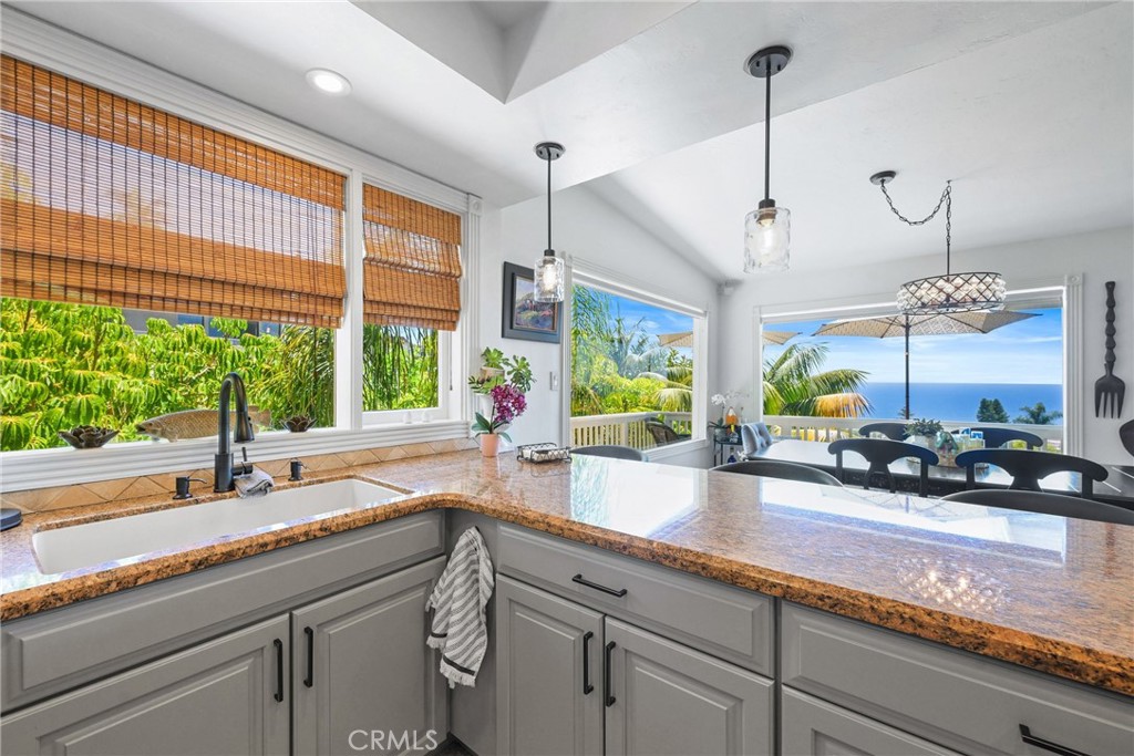 875 Coast View Drive, Laguna Beach CA 92651 - photo 12