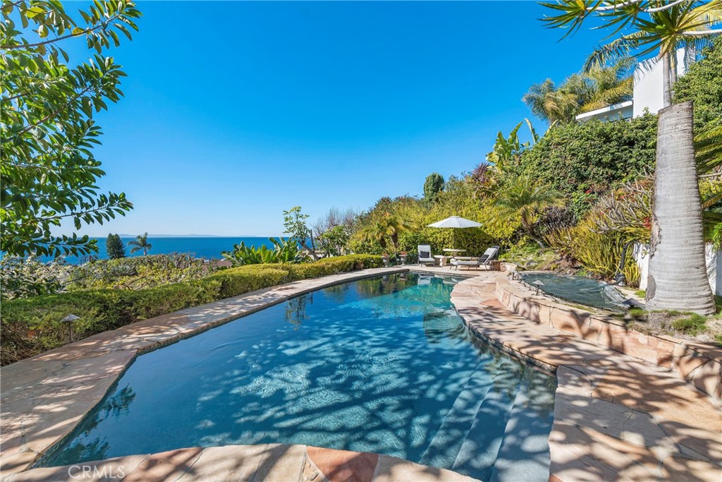 875 Coast View Drive, Laguna Beach CA 92651 - photo 17